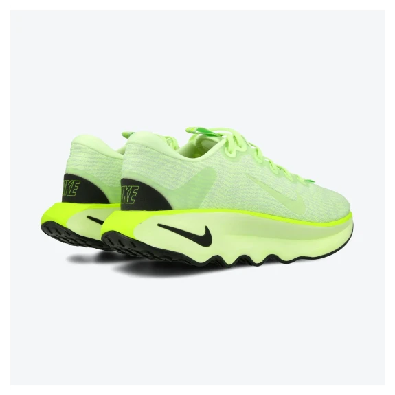 Кроссовки Nike Motiva Barely Volt/Volt Tint/Black/Volt DV1237-700 (Оригинал) - фото №6