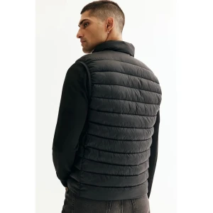 Куртка H&M Slim Fit Water-Repellent Puffer Gilet Black 1274611001 (Оригинал)