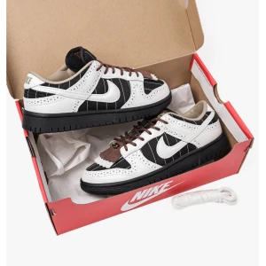 Женские Кроссовки Nike Dunk Low Lx Black/White FV3642-010 (Оригинал)