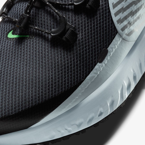 Кроссовки Nike Legend React 3 Shield CU3864-010 (Оригинал) - фото №6