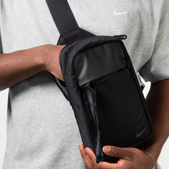 Сумка Nike Sportswear Essentials Hip Pack BA6144-011 (Оригінал) - фото №3