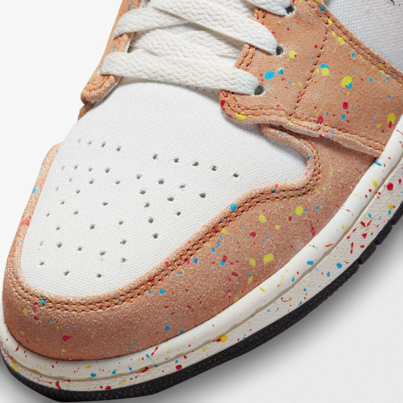 Кроссовки Jordan 1 Mid SE Brushstroke DA8005-100 - фото №6 Кроссовки Jordan 1 Mid SE Brushstroke DA8005-100 - фото №6