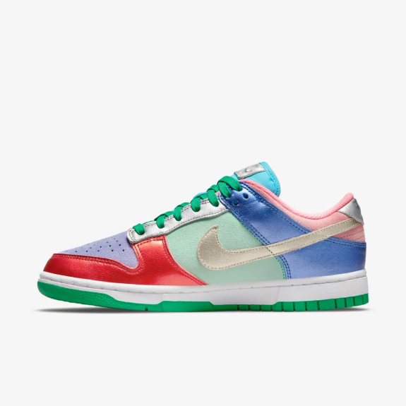 Кроссовки Nike W Dunk Low Se DN0855-600 (Оригинал)