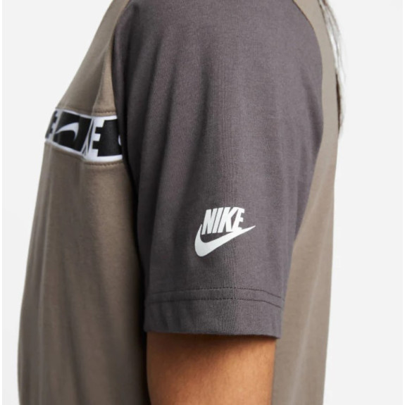 Футболка Nike NSW Repeat Short-Sleeve Top DM4675-040 (Оригінал) - фото №4