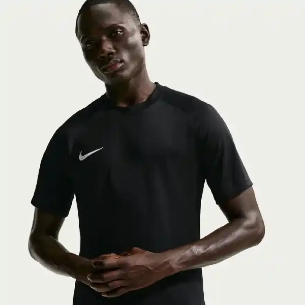 Nike Dri-FIT Park VIII чорна (HV8173-010) — чоловіча футболка